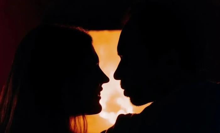 男人因小三离婚的心理分析(如何分析男人和小三的出轨心理)