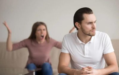 男人因小三离婚的心理分析(如何分析男人和小三的出轨心理)