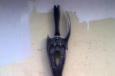 ​为什么倚天剑被扣在武当七年