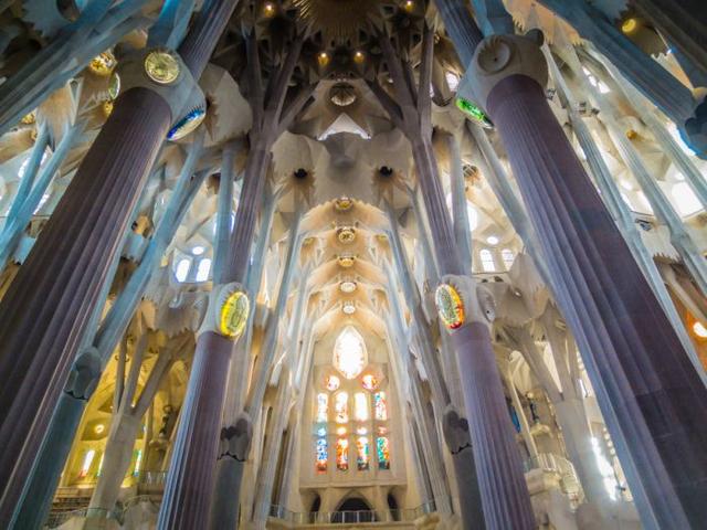 圣家堂完整介绍（违建136年的圣家堂终于）(6)