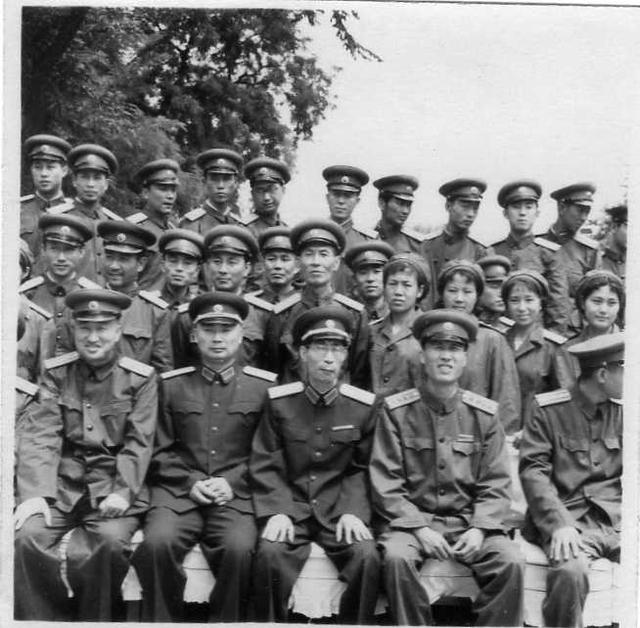 八一厂演员王孝忠简历（揭秘原八一厂的艺术家们）(6)