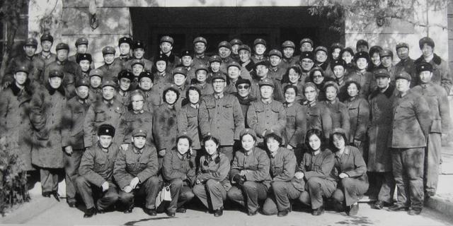 八一厂演员王孝忠简历（揭秘原八一厂的艺术家们）(10)