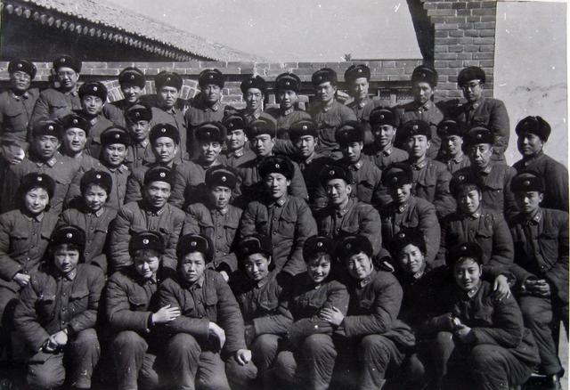 八一厂演员王孝忠简历（揭秘原八一厂的艺术家们）(8)