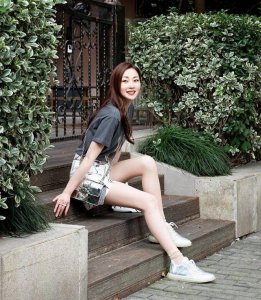 ​万绮雯年轻时美若天仙 万绮雯的戏剧人生