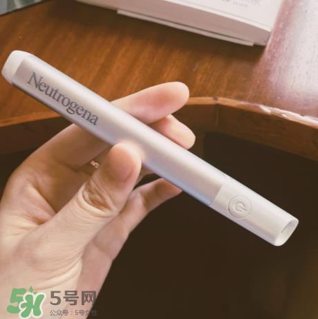 露得清红蓝光疗便携祛痘仪光疗笔怎么样？露得清光疗笔测评