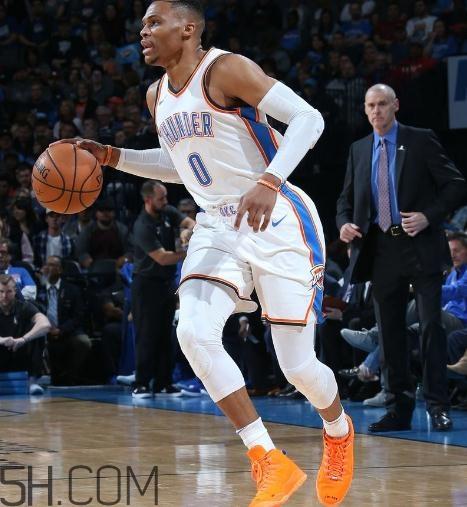 篮球鞋可以当跑步鞋吗?篮球鞋适合跑步吗? 篮球鞋可以当跑步鞋吗?篮球鞋适合跑步吗?