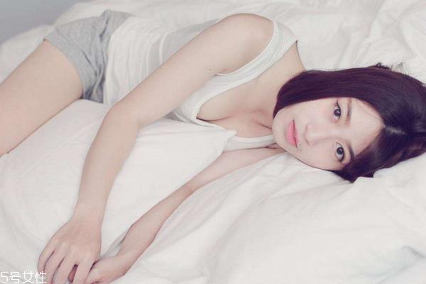 来大姨妈特别憔悴怎么办 4个技巧还你好气色 来大姨妈特别憔悴怎么办 4个技巧还你好气色