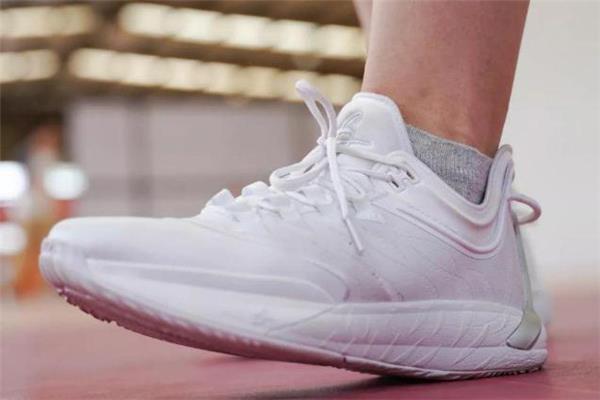 安踏海沃德一代测评 海沃德一代什么配置 安踏海沃德一代测评 海沃德一代什么配置