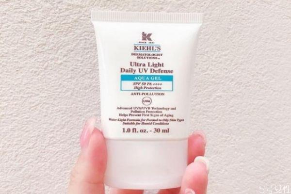 科颜氏防晒霜怎么样 科颜氏防晒霜可以清水卸妆吗 科颜氏防晒霜怎么样 科颜氏防晒霜可以清水卸妆吗