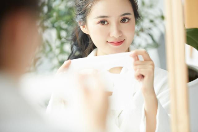 敷面膜的最佳时间和正确方法(教你敷面膜最佳时间)(3)