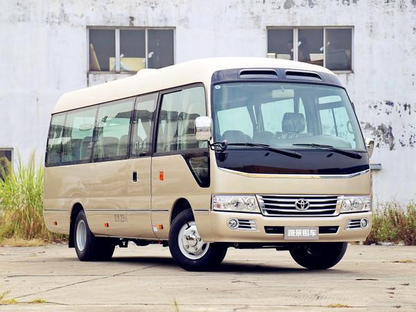 成都19座中巴车出租多少钱一天-