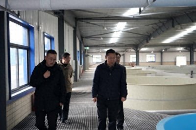 ​农业农村厅总畜牧师李春华到省珍稀特有鱼类保护与利用中心调研