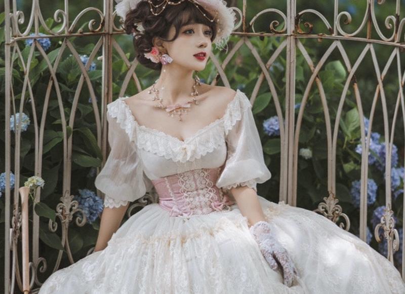 我妈跟煤老板跑了，丢下14岁的我不管，如今她躺倒却让我交医疗费