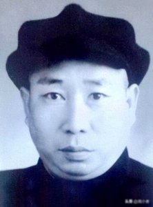 ​红29军军长李仲英，建国后任副厅长。