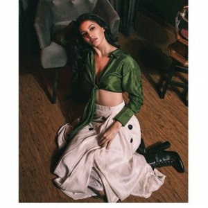 ​环球热搜之每日一星：恰如出水芙蓉印度女星艾米拉·达斯特