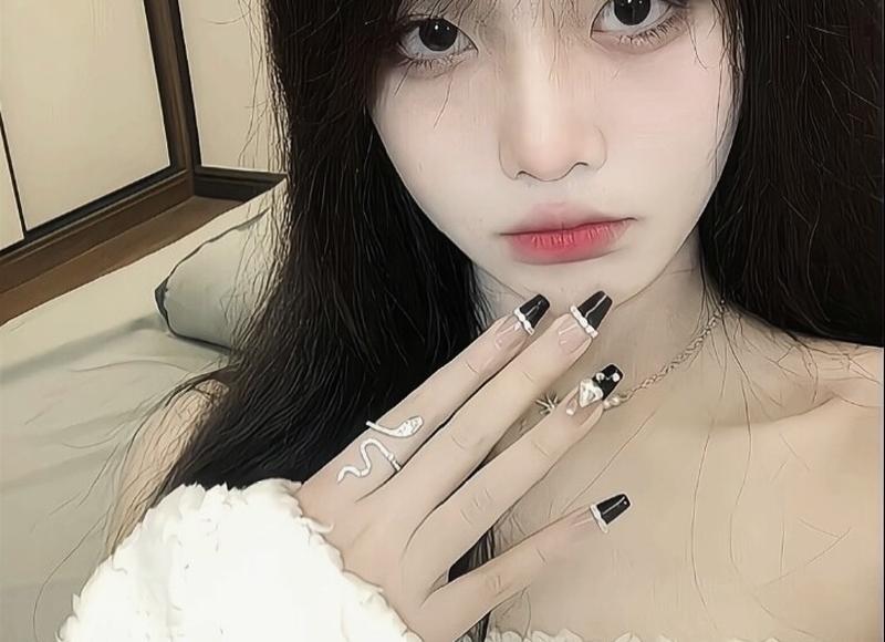 你应该对你爱的人更加“虚伪”,而不是强调“真实”。 你应该对你爱的人更加“虚伪”,而不是强调“真实”。