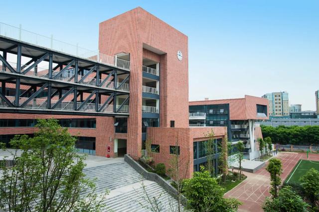 成都市武侯区领川外语学校（4位热血青年的办学奇迹）(1)