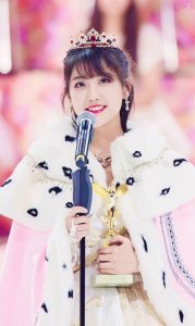 ​SNH48第五届总选举，第一名李艺彤跟第二名黄婷婷都不如她好看