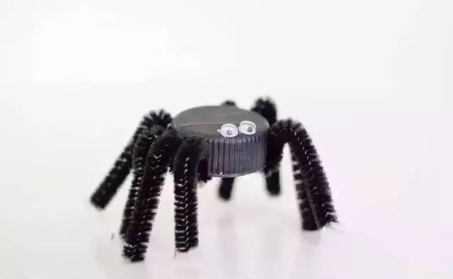 瓶盖创意手工教程，小小瓶盖大变身！