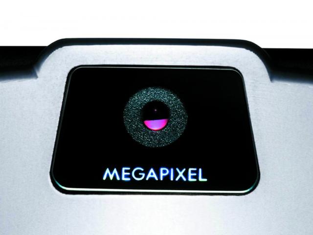 摩托罗拉razr刀锋折叠屏手机（刀锋掠影--摩托罗拉RAZR）(3)