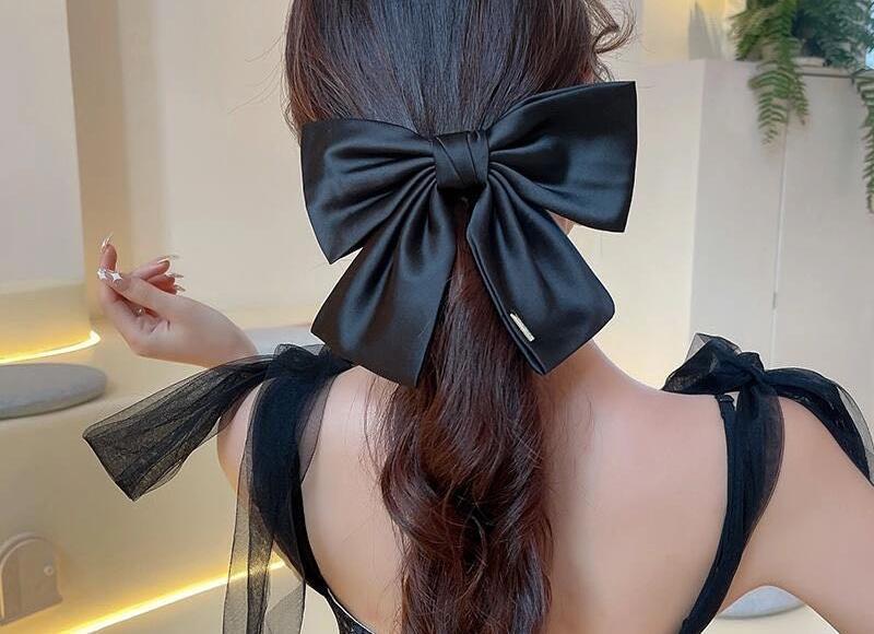 白羊女喜欢你的9大表现(白羊座爱上你时的表现)