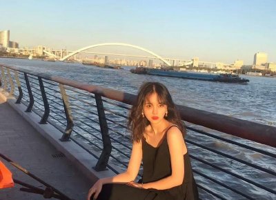 ​蔡徐坤张杰，欧阳娜娜和蔡徐坤看张杰演唱会被拍疑似恋爱