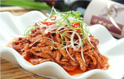 ​经典京酱肉丝的家常做法，调汁是关键，色泽鲜亮，酱香浓郁