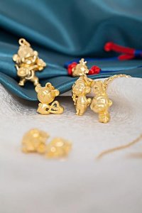 ​周大福、周六福、六福这些珠宝店的区别