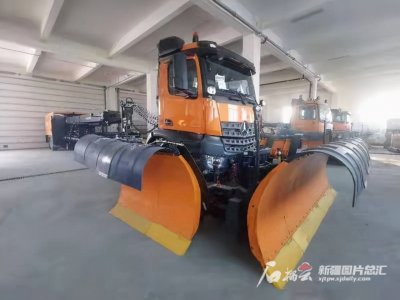 ​“十八般兵器”齐上阵！乌鲁木齐机场硬核除冰雪团队保运行