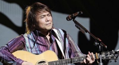 ​演唱会不用自己唱？伍佰晒热搜自侃：“这不是事实，我有唱！”