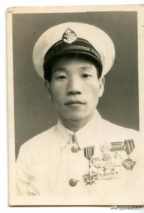 ​卜雨：原《前进画报》社主任，上饶军分区政治部原副主任