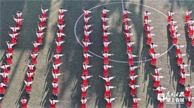 云南师范大学附属小学呈贡校区体育节欢乐开幕